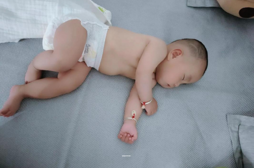 临沧三个月宝宝发育标准